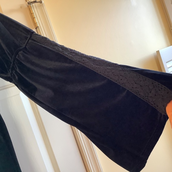 I.N.C Velvet Crochet Bell Sleeve Top Black SZ L - Picture 5 of 11